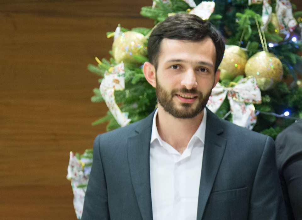 Bakıda 29 yaşlı oğlan itkin d&uuml;ş&uuml;b - FOTO 