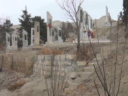Bibisini &ouml;ld&uuml;r&uuml;b məzarı &uuml;stə araq i&ccedil;di
