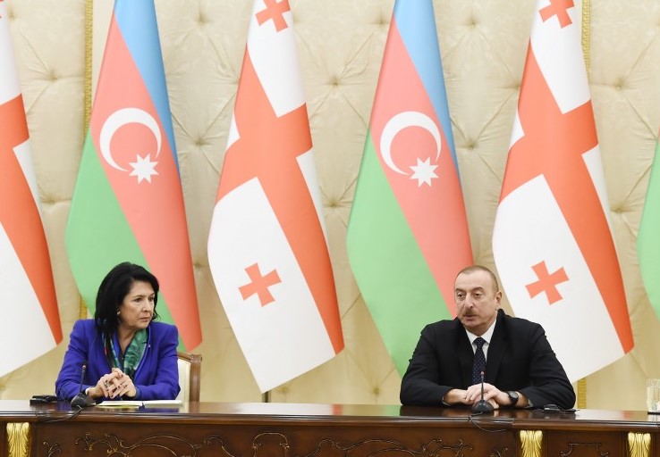 Prezidentlər mətbuata bəyanatla çıxış ediblər 