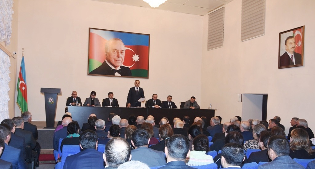 Ağstafada Şura iclası ke&ccedil;irildi