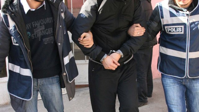 İstanbulda 11 PKK-&ccedil;ı saxlanıldı