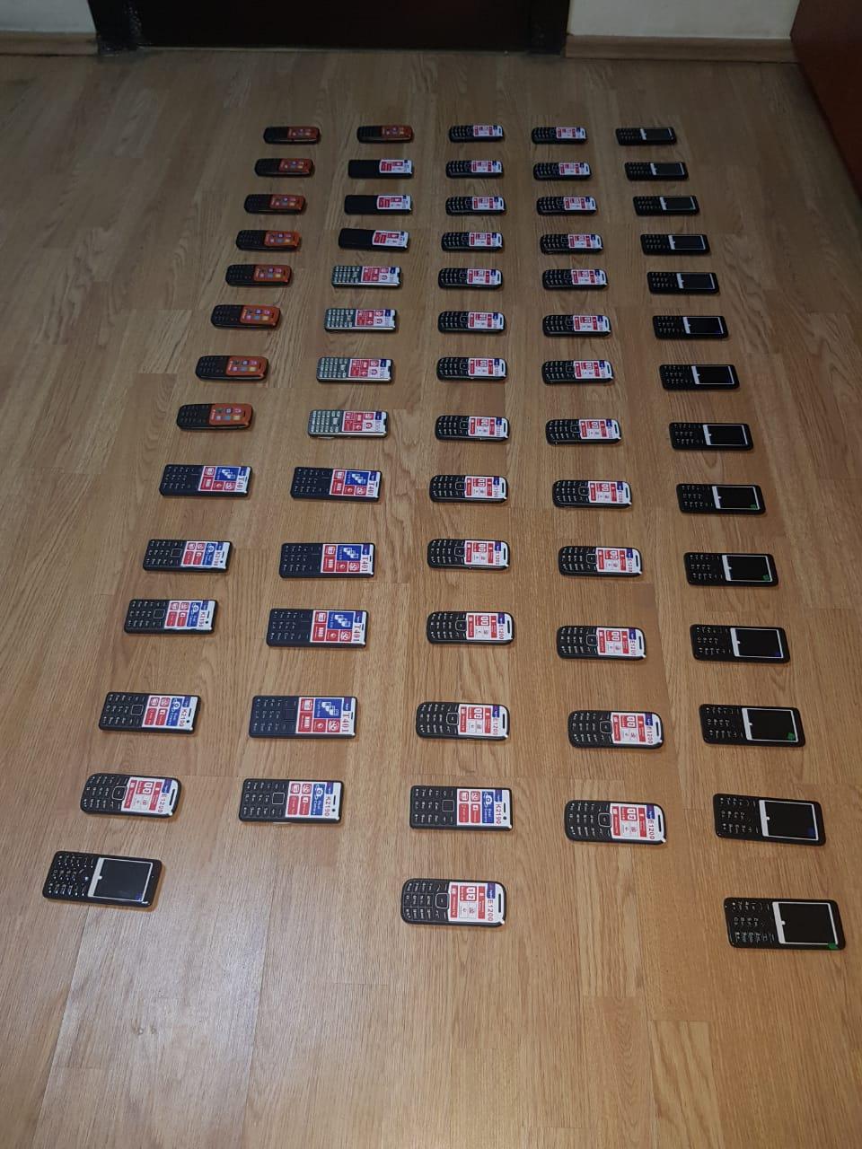 &Ouml;lkəyə qanunsuz gətirilən mobil telefonlar aşkarlandı