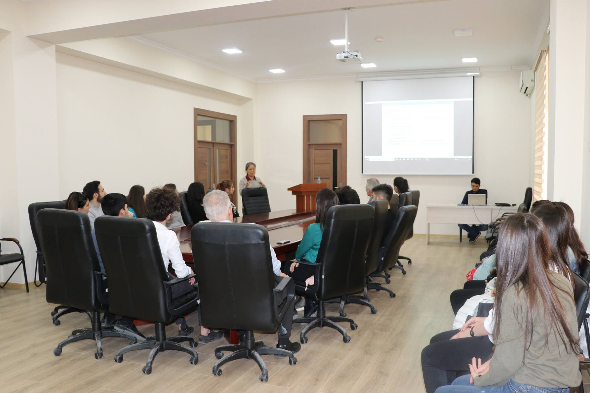 Amerikalı professordan &ldquo;Təhsildə İnnovasiyalar&rdquo; adlı a&ccedil;ıq dərs