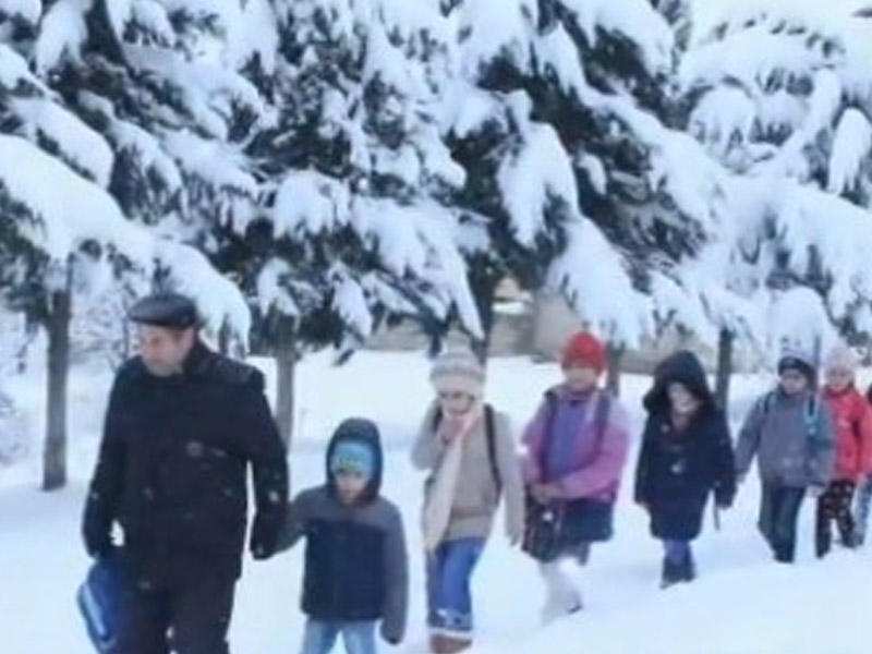 Məşhur Nəcəf m&uuml;əllim reklama &ccedil;əkilir