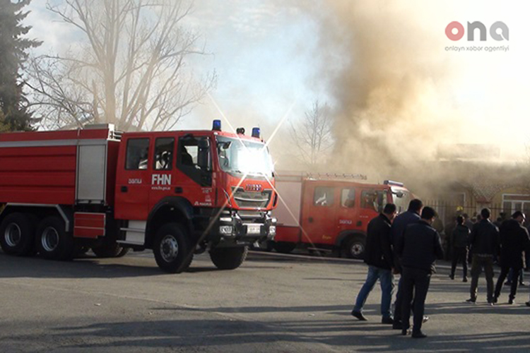 Zaqatalada restoran yanıb