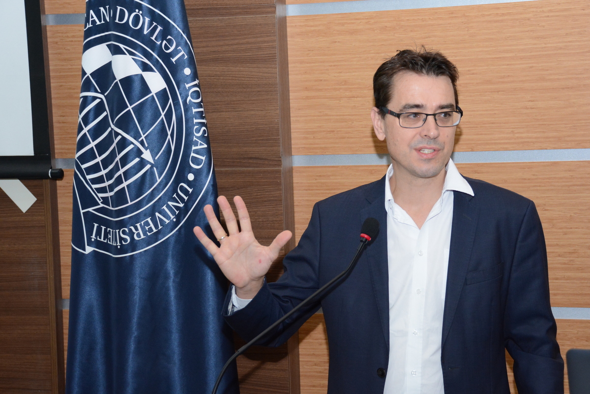 Dünya Bankının eksperti: “Universitetlər insan resurslarının hazırlanmasında böyük rol oynayır”
