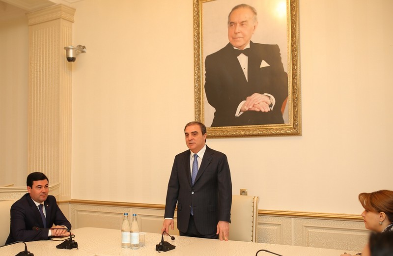 Gəncənin icra baş&ccedil;ısı xanımları təbrik edib