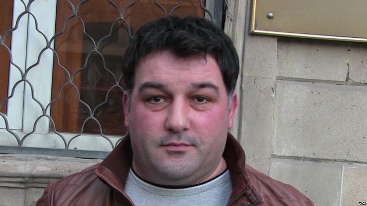 Prokuror sayt rəhbərinə şərti cəza istədi