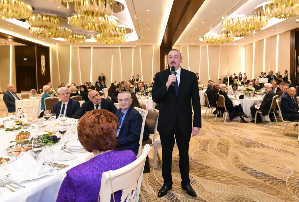 VII Qlobal Bakı Forumu iştirakçılarının şərəfinə ziyafət verildi - FOTOLAR, YENİLƏNİB
