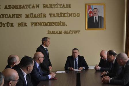 Deputat 150 nəfəri sevindirdi