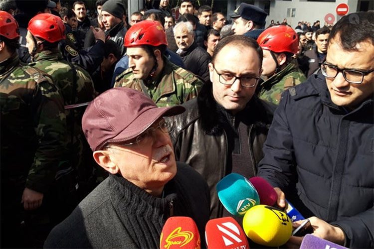 Kəmaləddin Heydərov yanğın baş verən əraziyə gəlib 