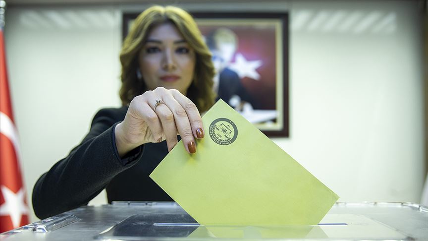 Türkiyə bu gün seçki keçirir - 12 partiya mübarizə aparır   