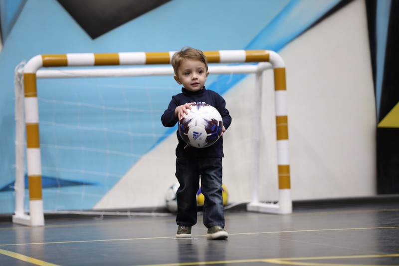 Yaşadığınız binada futbol oynayın