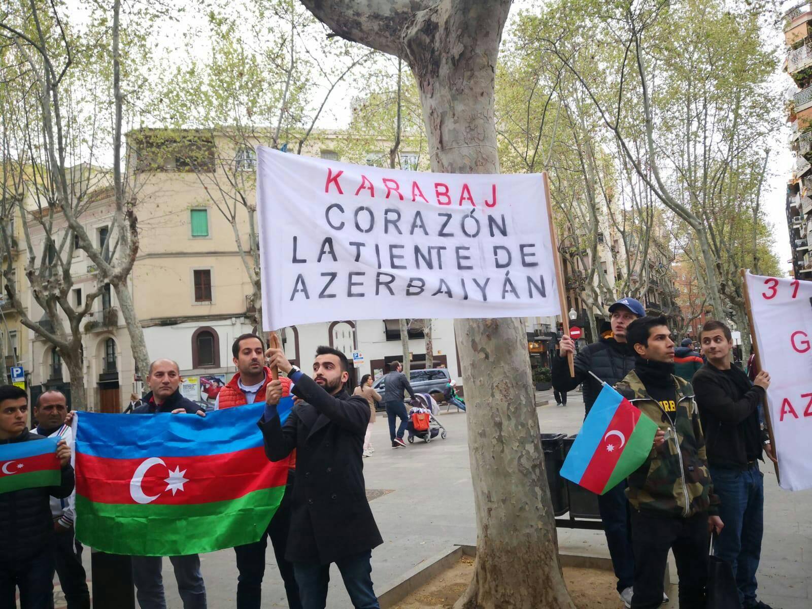 Barselonada 600-dən çox erməniyə qarşı 31 soydaşımız... - VİDEO   