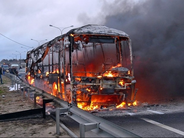 Avtobusda dəhşəti yanğın: 20 ölü