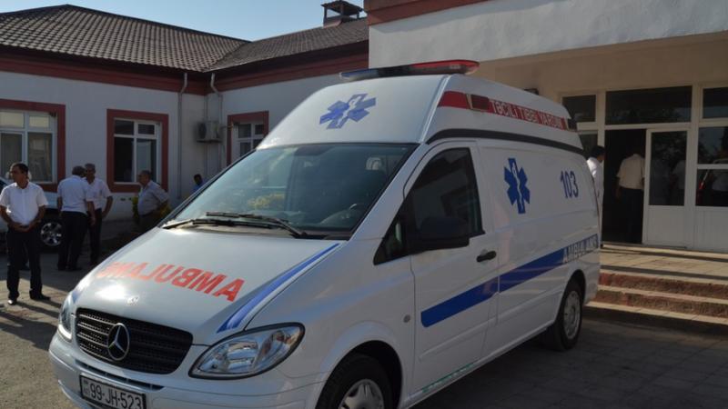 Bakıda n&ouml;vbəti avtomobil qəzası: 1 &ouml;l&uuml;, 4 yaralı