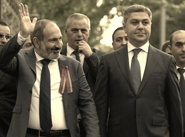 Paşinyan öz protokol rəhbərini vəzifəsindən azad etdi