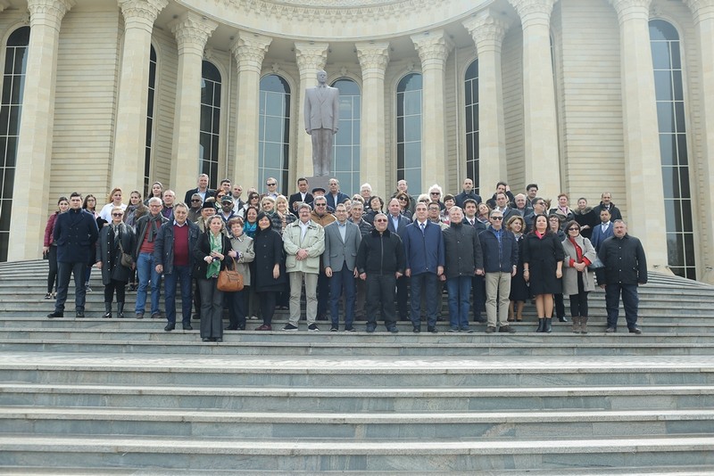 Altmışdan &ccedil;ox &ouml;lkənin diplomatı GƏNCƏDƏ