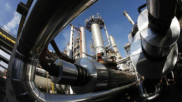 SOCAR Rusiyada neft emalı zavodunu satın alır
