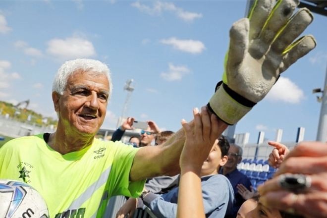 73 yaşlı futbol&ccedil;u tarixə d&uuml;şd&uuml;!