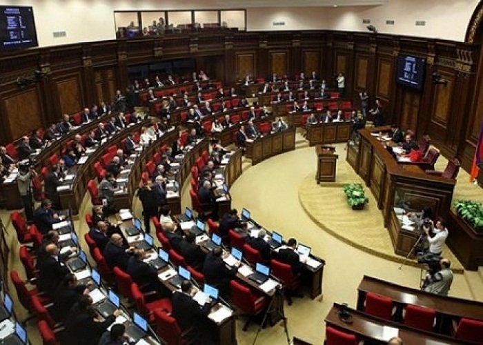 Ermənistan parlamentinin n&ouml;vbədənkənar iclası ke&ccedil;irilir