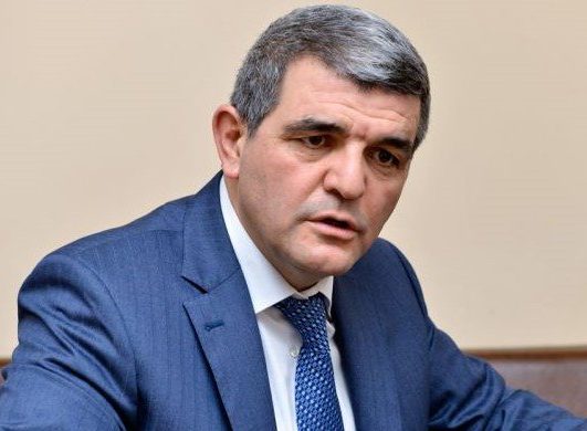 Deputat prezidentlə görüşən sənət adamlarını tənqid etdi