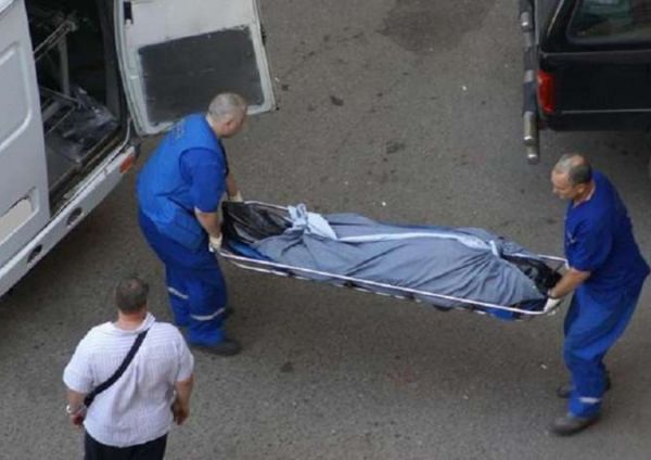 Bakıda orta yaşlı kişi pilləkəndən yıxılaraq öldü 