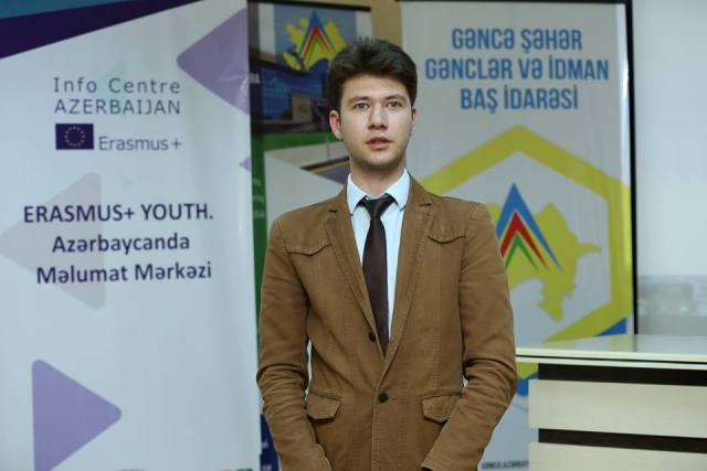 İlk “Şagird Parlamenti”nin qurucusu – FOTO