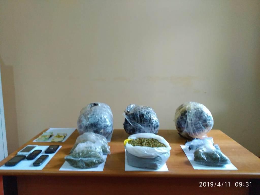Sərhədçilər İrandan 6 kq-dan çox marixuana gətirənləri tutdular