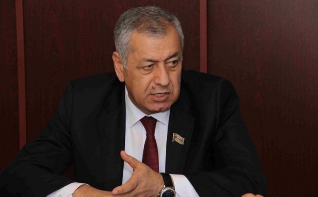 Deputat sığorta bazarını tənqid etdi