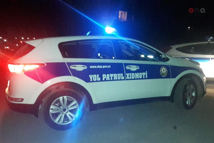 Ağsuda nişandan &nbsp;qayıdan avtomobil aşdı: 4 yaralı 