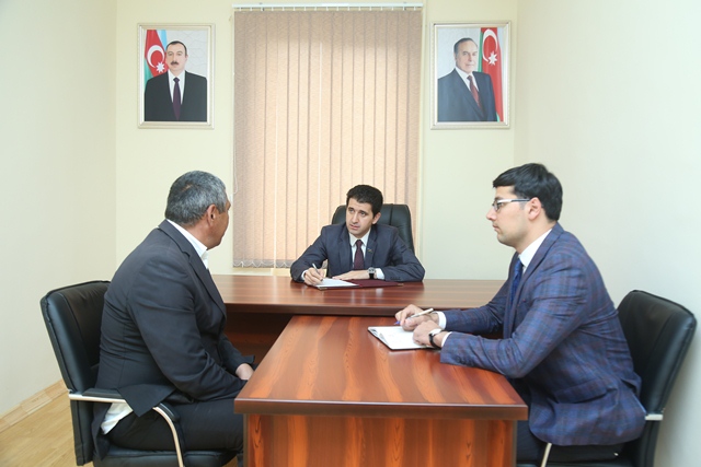 Deputat şikayətləri dinlədi