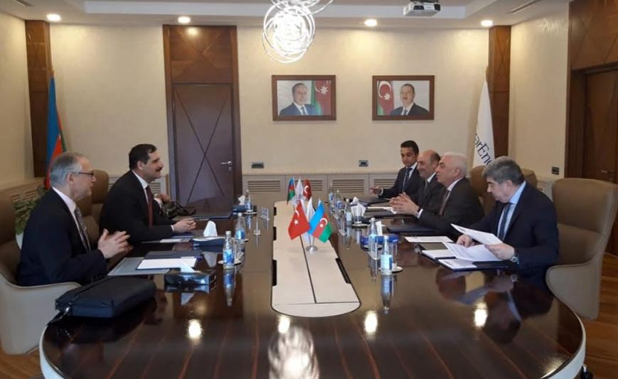 Baba Rzayev Türkiyə  səfiri ilə müzakirə apardı  