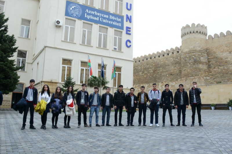 “UNEC-də bir gün” layihəsi abituriyentlərə dəstək olmaqda davam edir  