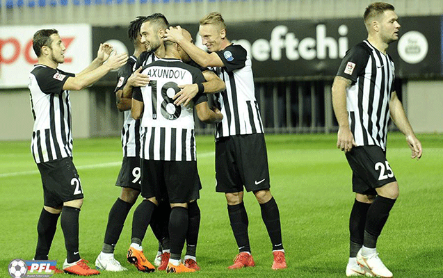 “Neftçi” liderlə xal fərqini qorudu