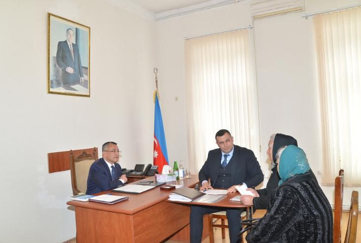 Rövşən Rzayev vətəndaşları qəbul etdi