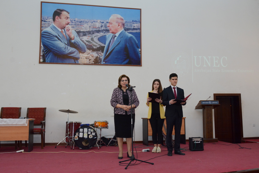 UNEC “Only in English” adlı zəngin proqramlı tədbir keçirilib 
