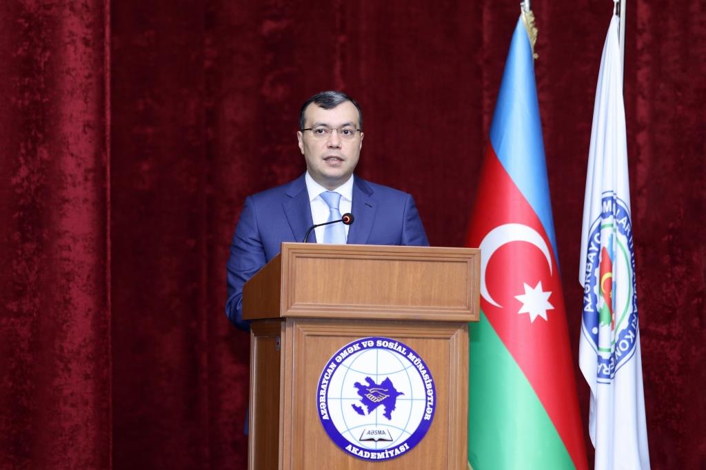 Nazir mühazirə dedi   