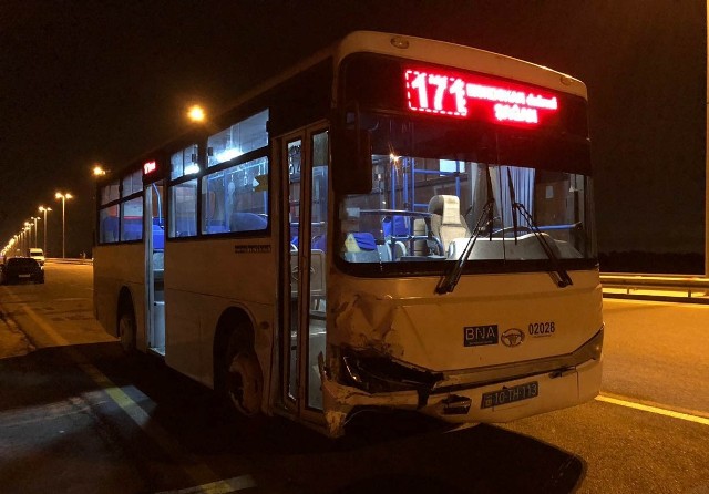 Bakıdakı avtobus qəzasında 24 nəfər xəsarət alıb - YENİLƏNİB