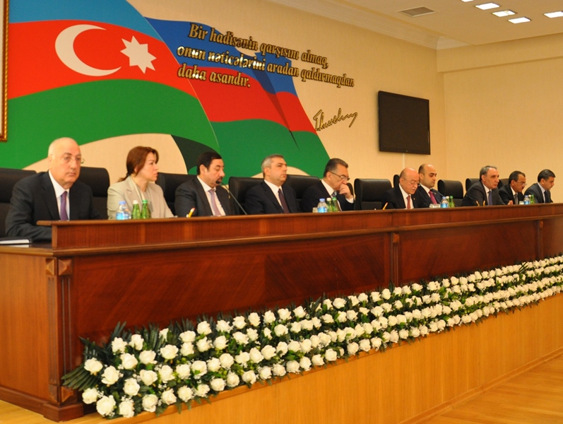 Kəmaləddin Heydərov bəzi məmurları və MTK sədrlərini nazirliyə topladı