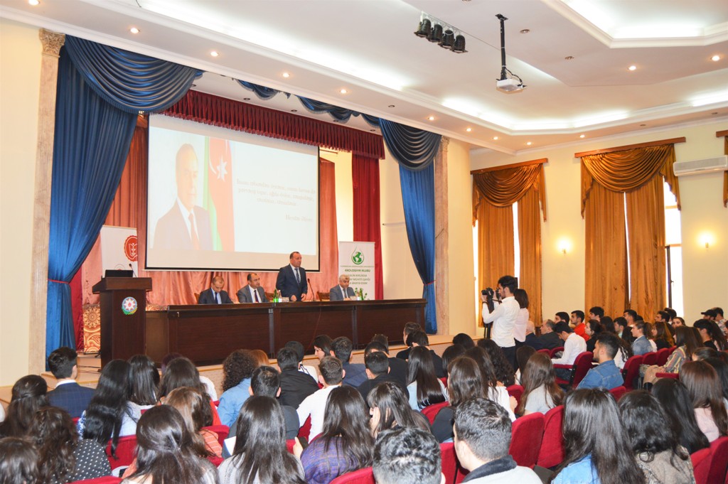 Kooperasiya Universitetində könüllülər proqramının təqdimatı olub