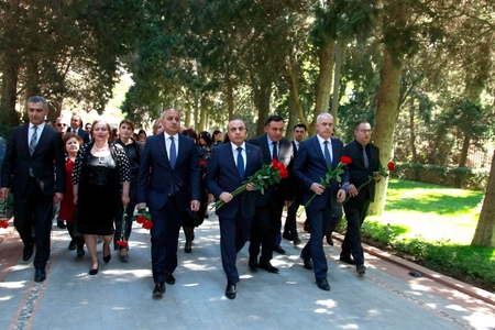 QHT Şurasının rəhbərliyi Heydər Əliyevin məzarını ziyarət etdi