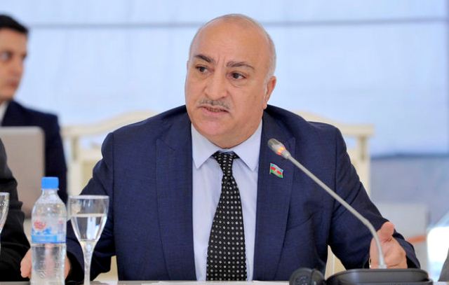 Deputatın yaşadığı binanı əxlaqsızlıq yuvasına çeviriblər: “Buna çarə qılınsın!”