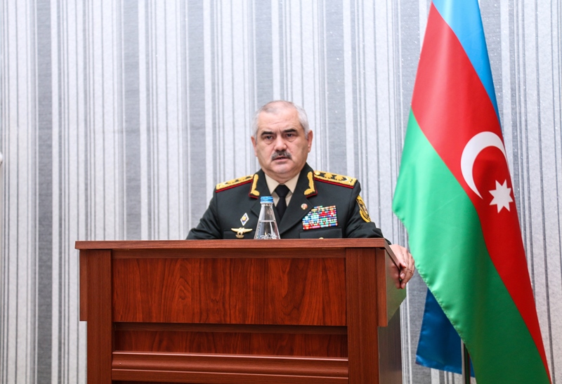 Arzu Rəhimov 5 rəisi vəzifədən azad etdi