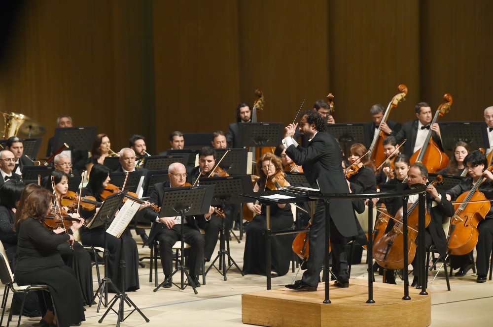 Mehriban Əliyeva Heydər Əliyev Mərkəzindəki “Azərbaycana sevgi ilə” proqramının təqdimatında - FOTO