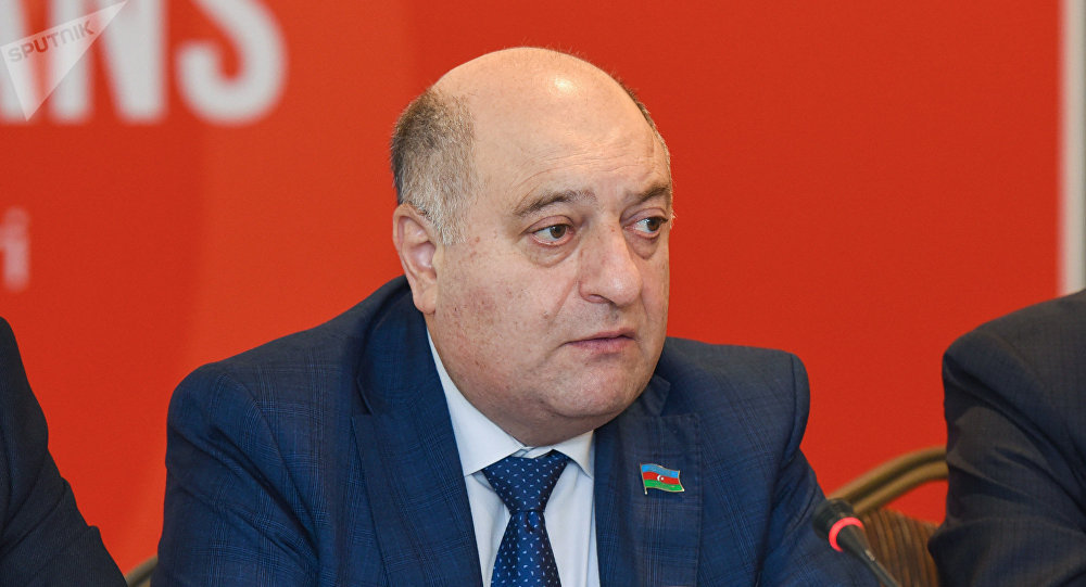 Deputat polisə və FHN-ə siqaretlə bağlı müraciət etdi