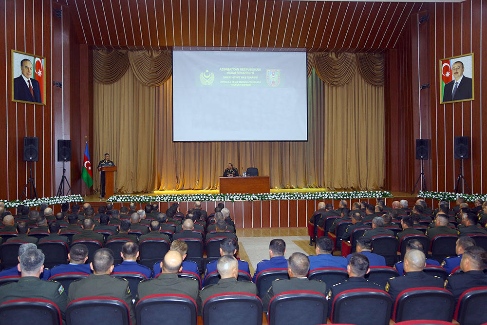 Zakir Həsənov vəzifəli şəxslərə tapşırıqlar verdi