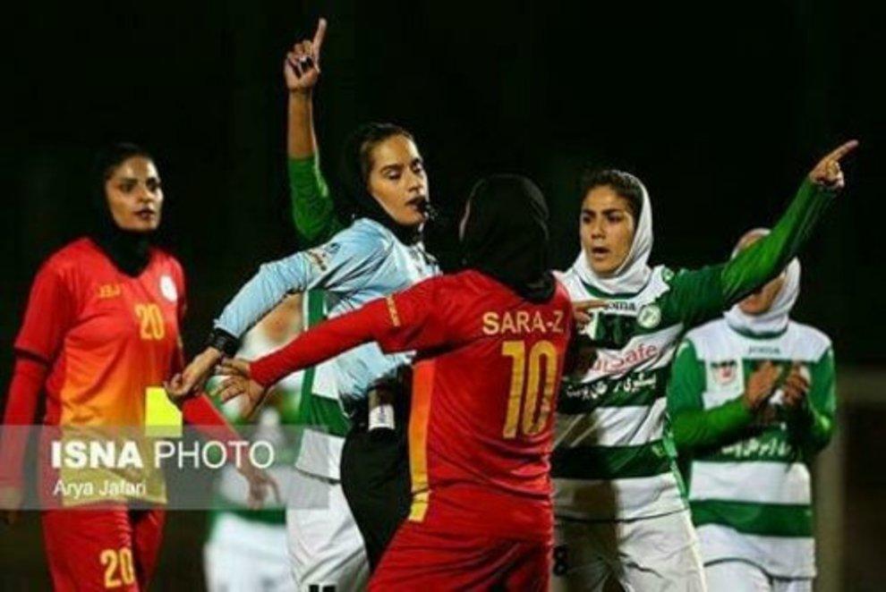 İranda qadın futbolçular bunu da etdi - FOTOLAR