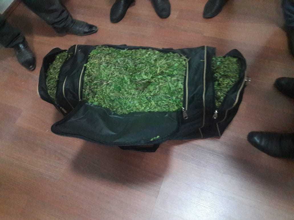 Şəki sakini Balakəndə narkotik maddə dolu çanta ilə saxlanıldı