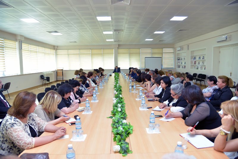 Bakıdakı məktəb direktorları müşavirəyə çağırıldı